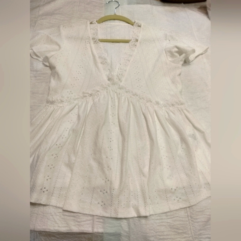 Women's White Eyelet Short Sleeve Top